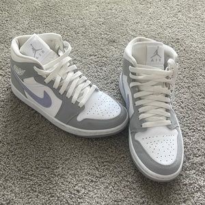 AirJordan 1 Mid “Wolf Aluminum” with box